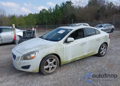 2012 Volvo S60 T5 z USA, uszkodzony, nr VIN YV1622FS8C2122942